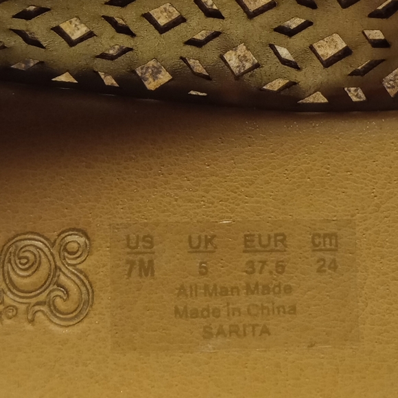 Carlos Santana NWOT Women's Sarita Gold With Silver Tones Ballet Flats, Size 7 - Picture 9 of 9